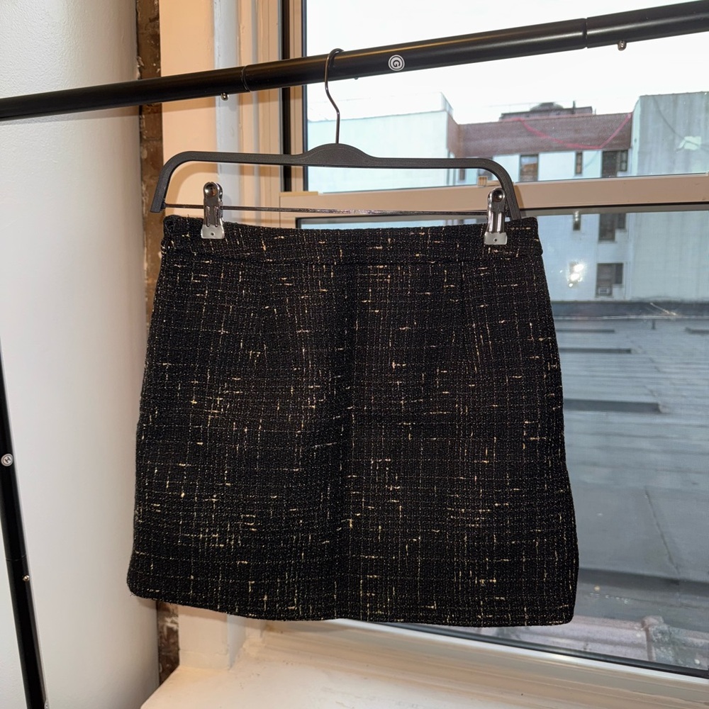 Mini skirt black and gold details tweed-like